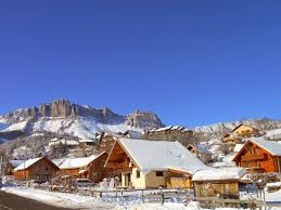 Centre Du Village Sous La Neige Station De Ski Gresse En Vercors Sejour Ski