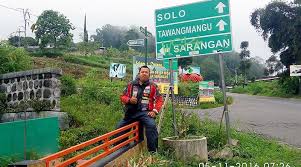 These rooms have a shower place, a mirror, and a large bed. Anto Kcdj 105 Rajanya Touring Diantara Para Raja Alanbikers Com