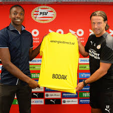 Cody gakpo the complete winger 2020 2021 psv eindhoven ᴴᴰ. Psv Gefeliciteerd Met Je Eerste Profcontract Ty Facebook