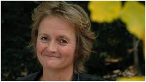 Nyckeln runt halsen är ett hopp om att få återvända hem