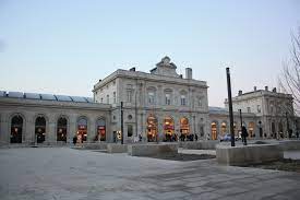 We usually find around 17 direct trains on the route from reims to paris every weekday. Reims Station Wikipedia