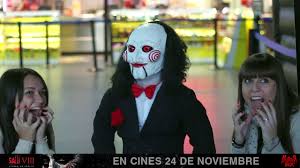 Cadáveres se han estado apareciendo por toda la ciudad, cada uno tuvo una muerte excepcionalmente horripilante. Saw Viii Camara Oculta Fotomaton La Maquinista Ya En Cines Youtube