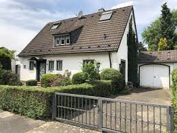 Mit jetzt 2 kleinen kindern suchen wir ein schönes haus oder ein grundstück in meerbusch büderich. Haus Zum Verkauf Rheinpfad 22 40667 Meerbusch Neuss Rhein Kreis Mapio Net