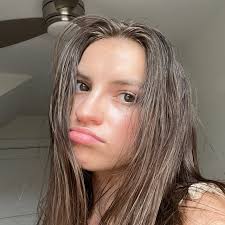 Jillian Daigle's Instagram, Twitter & Facebook