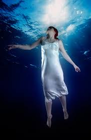 بين قوسين Spirit Of Eve