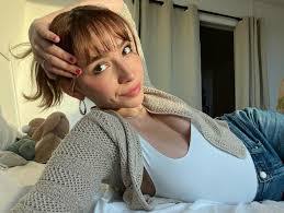 Jill Acosta's Instagram, Twitter & Facebook