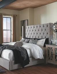 The elegant sweetheart shape, luxurious diamond pattern tufting and striking nailhead trim transform your bedroom into a stylish and romantic haven. Sorinella King California King Upholstered Headboard Ashley Furniture Homestore In 2021 Queen Upholstered Bed Upholstered Headboard King Upholstered Beds