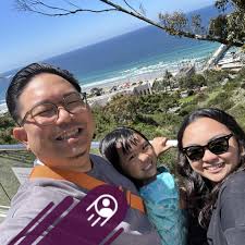 What container fits perfectly in Thule roof rack for clothes and a strong  metal hitch cargo carrier for Subaru Outback?