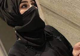 ضبط فتاة سعودية في وضع مخل مع شاب في الشارع العام (شاهد) - وطن | يغرد خارج  السرب