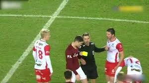 Stay up to date on ladislav krejci and track ladislav krejci in pictures and the press. Ladislav Krejci Umyslne A Tvrde Atakoval Pardubickeho Hrace Youtube