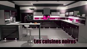 Le noir est légèrement bleuté et le bois est un stratifié pommier. La Cuisine Noire Le Blog Des Cuisines