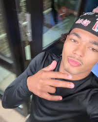 dapped em up but don't got my respect✍️”