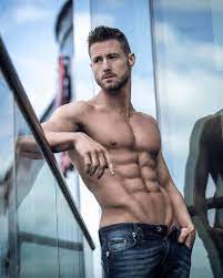 Henny seroeyen is a famous model, who was born on june 27, 1983 in belgium. Henny Seroeyen Sur Twitter The Time Of The Year Should Not Have A Influence On How You Gain Or Loose Weight The Effort You Put In It 365days A Year Thats