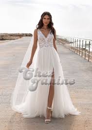 Sera hochzeitskleid sera von strekoza. 23 Brautkleid Mit Schlitz Ideen Brautkleid Braut Weite Kleider