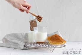 Warum Warme Milch Mit Honig So Gesund Ist We Go Wild
