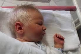 So, if you ever saw a baby born with white hair before, please let us know in the comments, otherwise. Baby Born With Silver Hair And His Parents Are Baffled Blah News India Tv