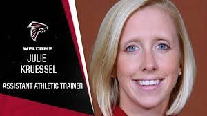 Cindy Busse's Instagram, Twitter & Facebook