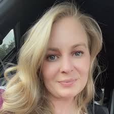 Jessica Moorehead's Instagram, Twitter & Facebook