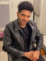 Guru Randhawa on X: I cant wait to show you all the most amazing and the  ultra classic and futuristic video i have done so far. Naach Meri Rani will  be new