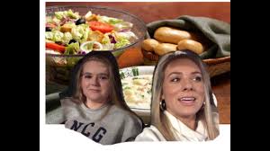 Olive garden offers unlimited breadsticks, salad, and soup on both lunch and dinner menus, but at different price points. Olive Garden Unlimited Soup Salad And Breadsticks Dinner