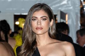 Ouça agora #larissa em todas as plataformas digitais :: Valentina Sampaio Makes History As Sports Illustrated Swimsuit Issue S First Transgender Model London Evening Standard Evening Standard