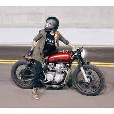 D A N I E L L E V E E On Instagram 3 Hours Until Nashville I Can T Wait To Get Back On The Scoot Helmet Triumph Cafe Racer Brat Bike Chicks On Bikes