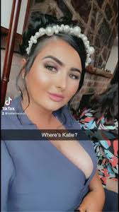 Katie Mac 🤍 (@katiemaccccc)