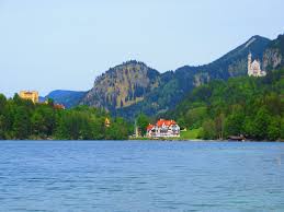 Is neuschwanstein castle the most famous castle in germany? Neuschwanstein Und Hohenschwangau Tickets Bootsverleih Am Alpsee