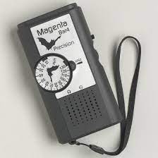 De bat4 bat detector is namelijk een prima heterodyne handdetector voor vleermuizen maar ook voor krekels en sprinkhanen. Magenta Bat 4 Bat Detector Rspb Shop