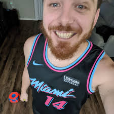 I'm about to start pulling up to random basketball courts around Florida  and hoop with y'all 🏀 Comment below what gym or outdoor court in Florida  has the Best Ballers along with