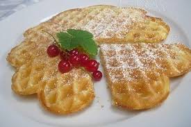 Weltbeste Buttermilchwaffeln Von Simonelang Chefkoch Rezept Buttermilchwaffeln Waffeln Backen Kuchen Ohne Zucker Und Mehl