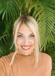 Victoria Vandeventer's Instagram, Twitter & Facebook