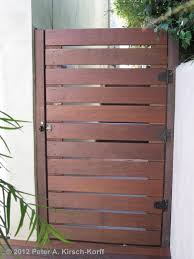 Custom Ironwood Horizontal Access Gate Play Del Rey Pacific Palisades Ca Avec Images Portes De Cloture Amenagement Jardin Barriere Jardin
