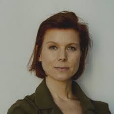 Ich lese gerade das neueste, bisher *sehr empfehlenswerte* Buch "Moralische  Ambition" von Rutger Bregman.