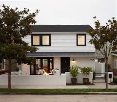 Black And White Modern House Amber Interiors House Exterior Modern Front Yard Front Courtyard
