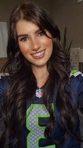 Alexandra Cherry's Instagram, Twitter & Facebook