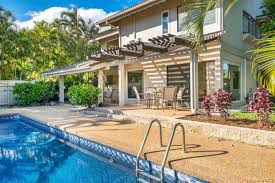 Light And Cheery Hawaii Kai Home Hawaii Luxury Homes Mansions For Sale Luxury Portfolio