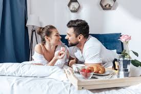 We did not find results for: Foto E Imagen De Stock Sin Royalties De Pareja Feliz Enamorada Desayunando En La Cama