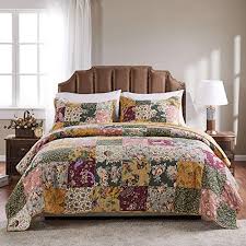 Features deeply saturated colors of fuchsia, gold, and spruce contrasted with vivid pink and robin's egg blue. The 7 Best Quilts Of 2021