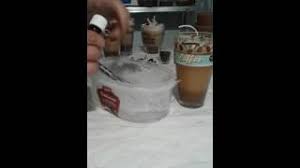 Diese kerze mit kaffeebohnen lässt sich ganz einfach herstellen und duftet richtig toll. Diy Kaffee Kerze Latte Macciato Kerze Herstellen Basteltip Kerzengiessen Youtube