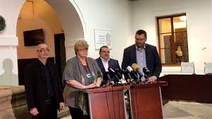 Smát se můžeme babišovu vylepšenému úsměvu na obálce jeho nové knihy, kde je pochopitelně vylepšený i obsah. Iniciator Poslanecke Rvacky Volny Chce Sjednotit Narodovce A Vystoupit Z Eu Idnes Cz
