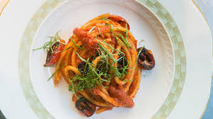 Si tratta di conserve di uno o più tipi di frutta trattata, a seconda delle ricette, con zucchero o miele, mosto o senape distintamente. Ravioli Di Musetto Con Mostarda Di Verdure Italiasquisita Net