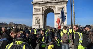 Le mouvement connaît pour l'heure une légère baisse de participation lors de. Combien Ont Coute Les Gilets Jaunes Un Nouveau Rapport Parlementaire Fait Le Point Le Huffpost