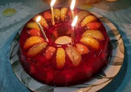 Nemu resep mba anny akhirnya bikin, minus dcc karena ngga ada, jadinya pakai coklat bubuk. Resep Puding Buah Ulang Tahun Sederhana Yang Bikin Ngiler Cooking Mama