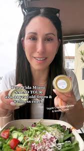 Always talking with my hands. 🙌🏻 @puravida #fitover40 #fittok #momsover40  #saladprep #saladtok #miamifood #healthandwellness #healthylunch  #healthhacks