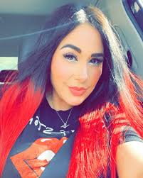 I'm super excited to announce I am now with Jennifer Peña and the Band. So  honored to be a part of an amazing team. Sending hugs and love to everyone.  See everyone