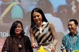 Ayunda faza maudya atau yang lebih dikenal dengan maudy ayunda (lahir di jakarta, 19 desember 1994; Maudy Ayunda Dunia Hiburan Oke Raih Gelar S2 Juga Oke