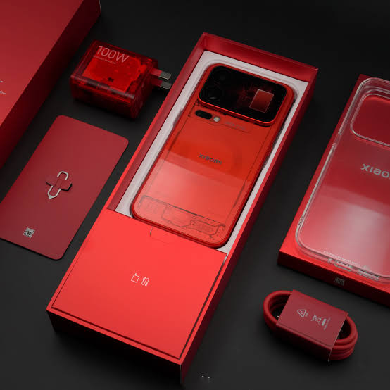 Mở hộp Xiaomi 18 Pro Max Explorer Edition Sau hơn 6 năm, cuối cùng phiên  bản trong suốt cũng đã trở lại và đây là phiên bản trong suốt màu Đỏ đầu