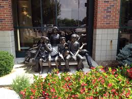 Sculpture Of Children On Bench At Children S Mercy Hospital In Kansas City S Hospital Hill City Hospital Public Art Streetscape Design
