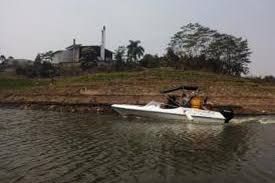 Spot mancing di danau saguling, kebetulan airnya sedang surut jadi jalan agak lumayan ke pedalaman danau, tapi lumayan alhasil pemandanganya bikin adem ayem. Debit Air Tinggi Waduk Saguling Siaga Satu
